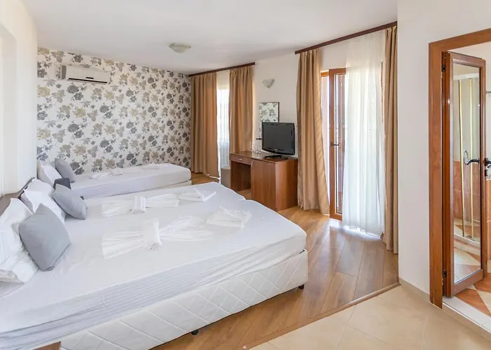 Sea View Хотел Приморско