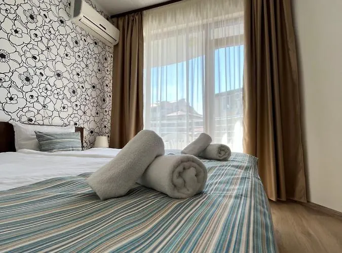 Хотел Sea View Приморско