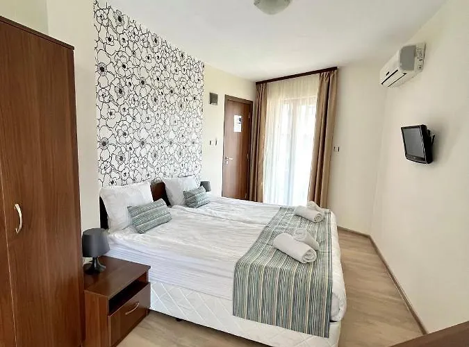 Хотел Sea View 2*