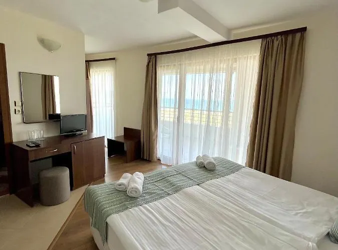 Sea View Хотел Приморско