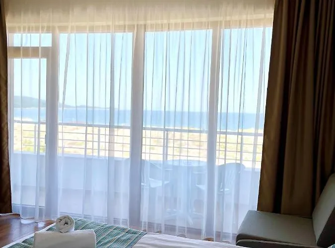 Хотел Sea View Приморско