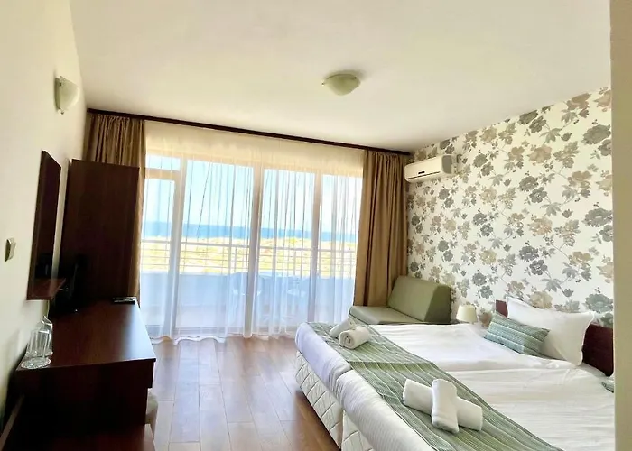 Sea View Хотел 2*