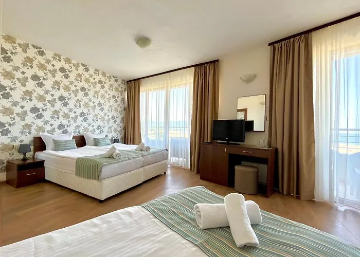 Хотел Sea View 2*