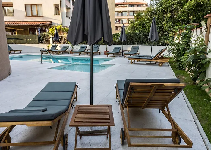 Хотел Sea View Приморско